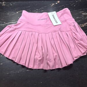 NWT xs gold hinge pleated tennis skirt